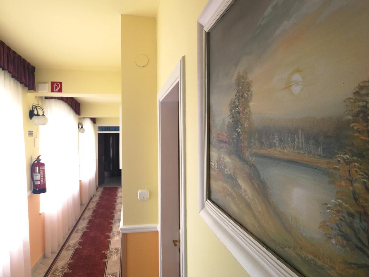 Hajdúszoboszló Hotel Korona מראה חיצוני תמונה